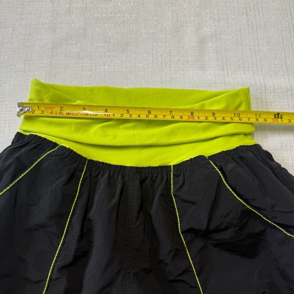 ZUMBA SAMBA CARGO PANTS  Women Size S Black Green Pocket Exercise Dance - Picture 4 of 7